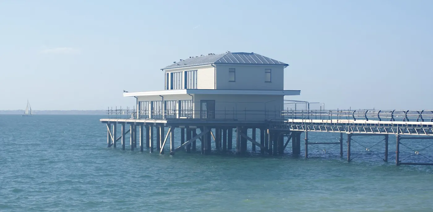 Totland Bay Pier - IOW by Kieran