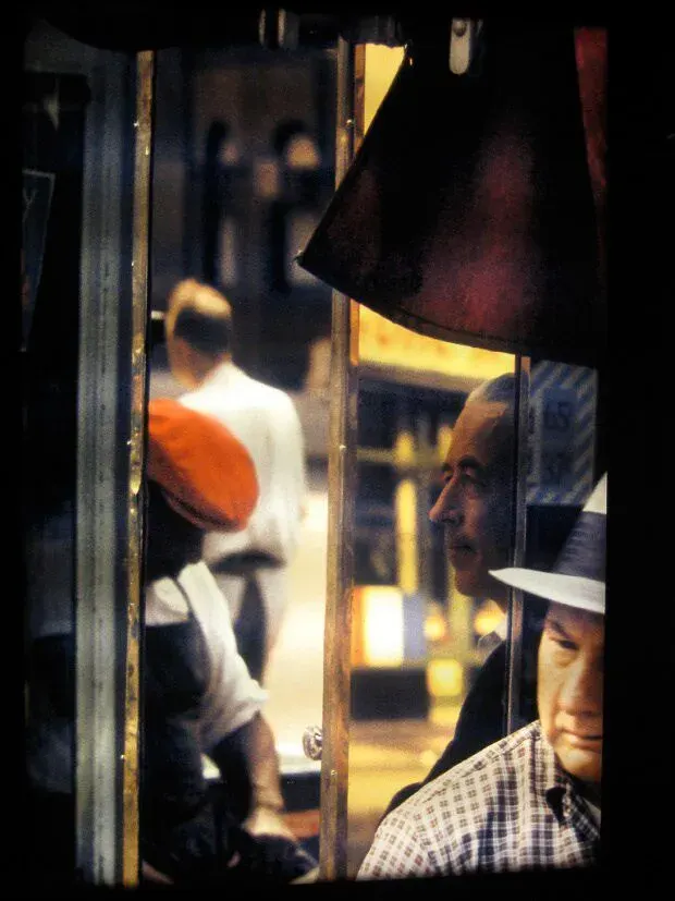 Saul Leiter’s Gift for Turning a Glimpse into a World