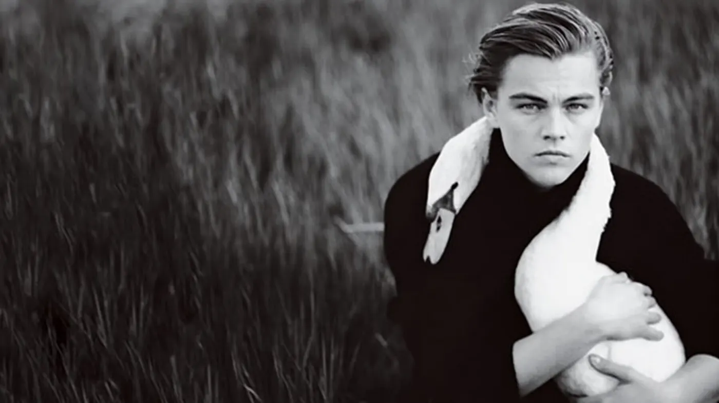 Annie Leibovitz’s Monochrome Portrait Turns Presence Into Atmosphere